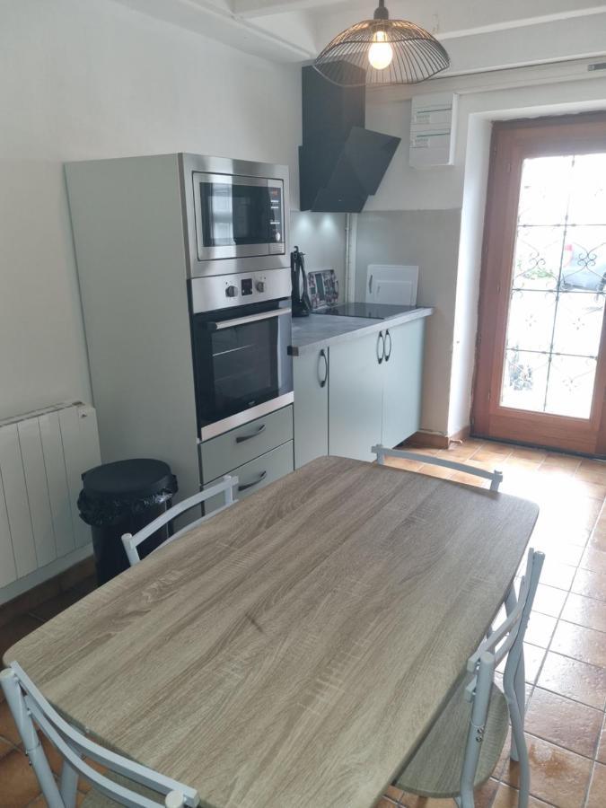 Jolie Petite Maison Dans Village Fortifie Brigueuil Exteriör bild