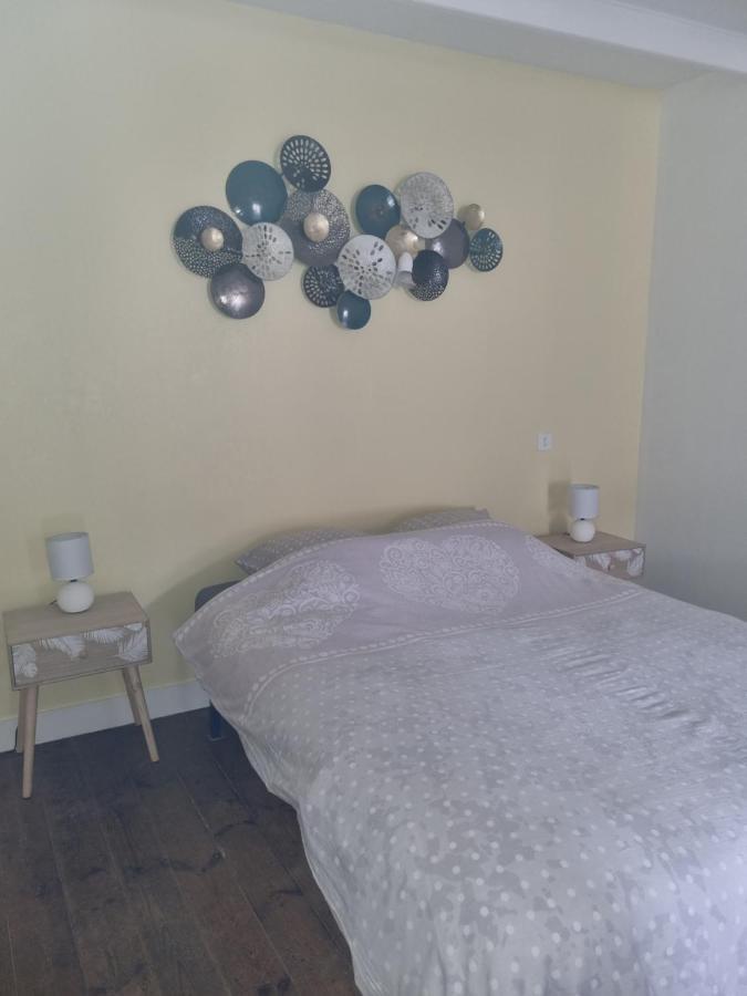 Jolie Petite Maison Dans Village Fortifie Brigueuil Exteriör bild